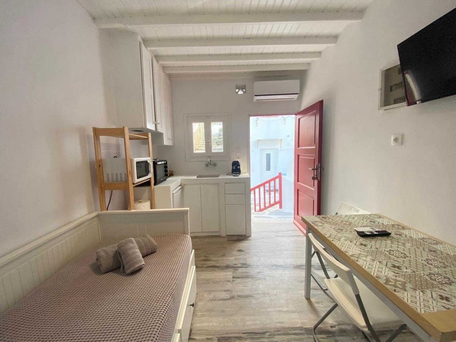 Elenitas Town House With Balcony And Sea View Apartment Mykonos Town Exterior photo